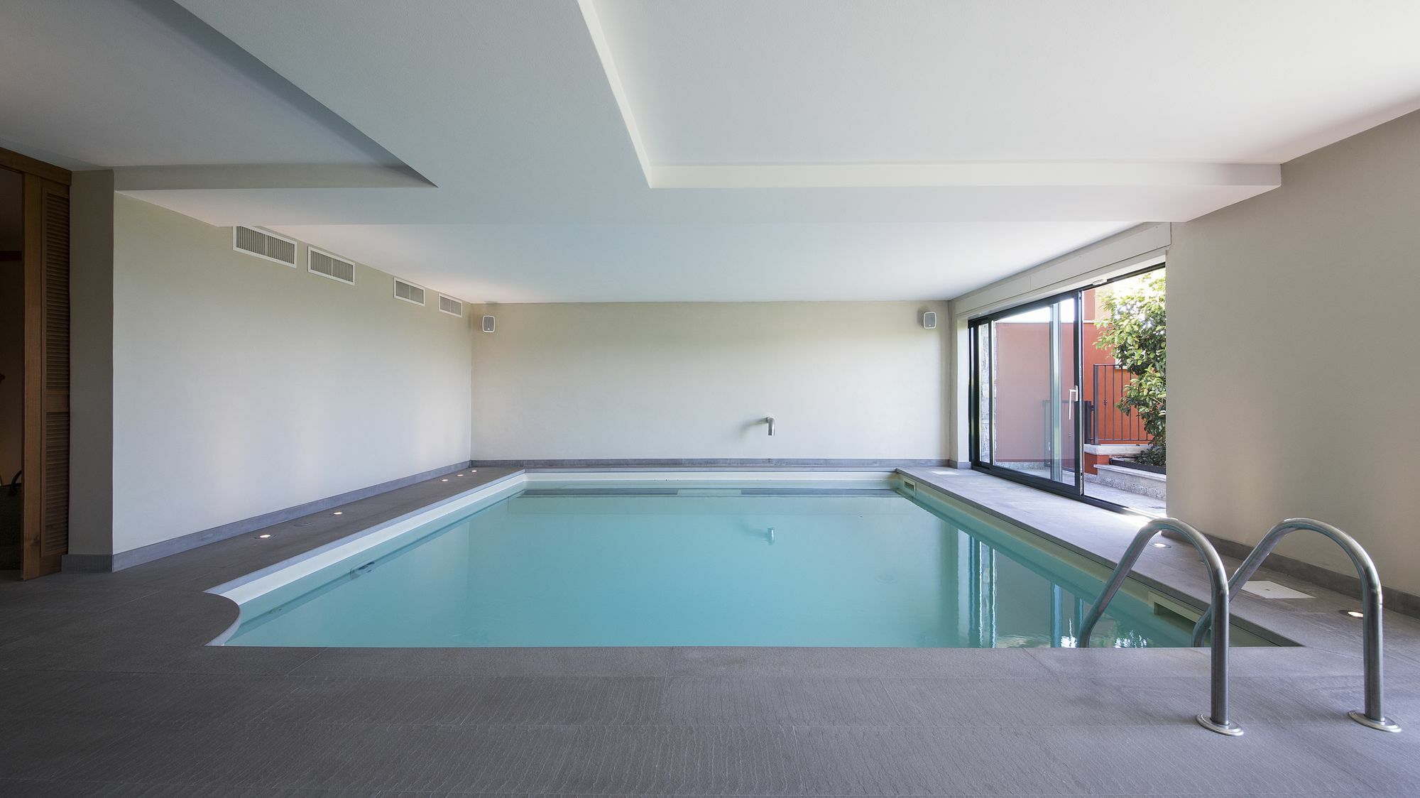 Suite & Pool-Como House-160 Mt-Private Indoor Swimming Pool, Heated All Year-Private Covered Parking-Private Garden And Terrace-Fully Equipped Kitchen Εξωτερικό φωτογραφία