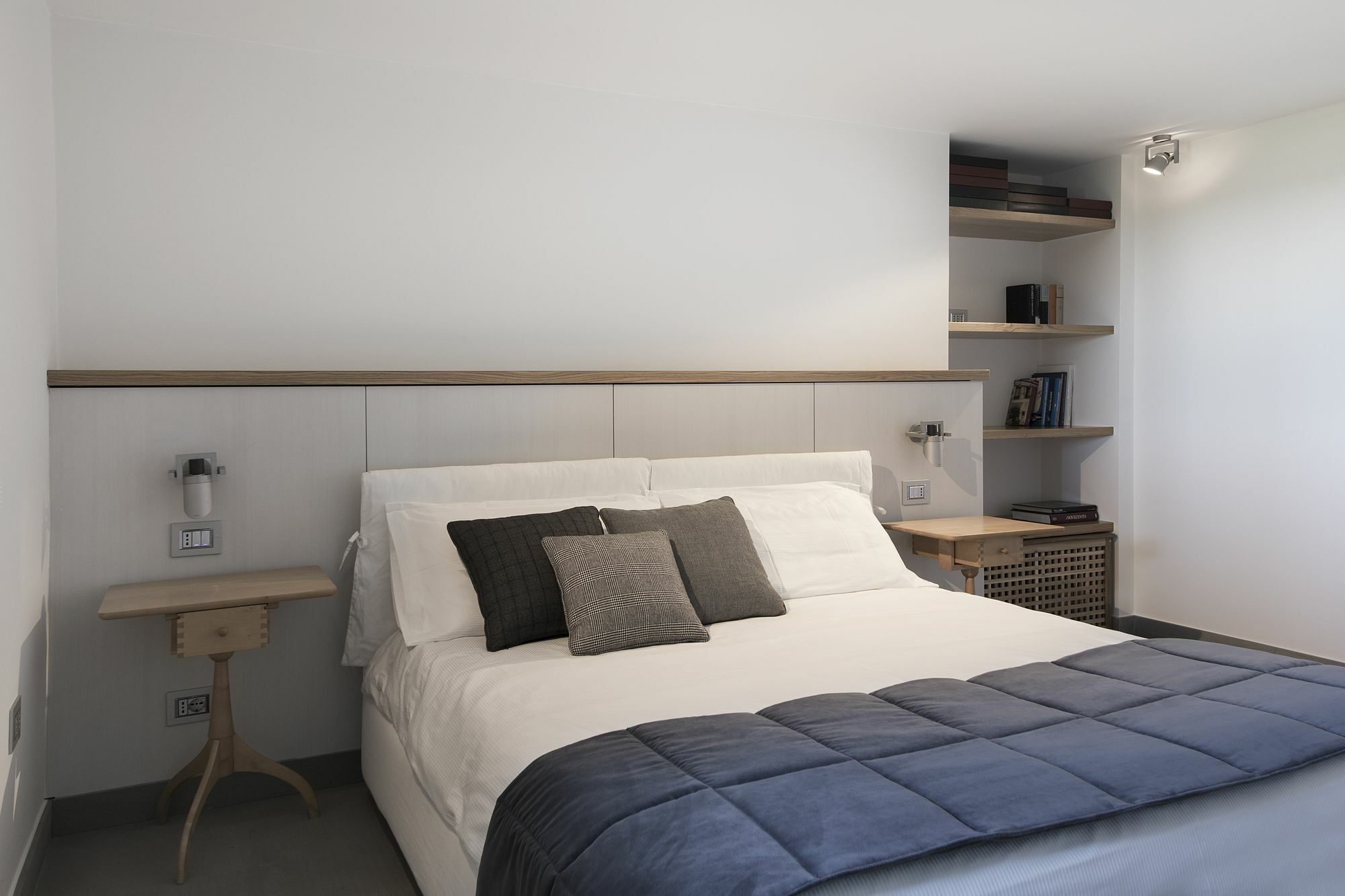 Suite & Pool-Como House-160 Mt-Private Indoor Swimming Pool, Heated All Year-Private Covered Parking-Private Garden And Terrace-Fully Equipped Kitchen Εξωτερικό φωτογραφία