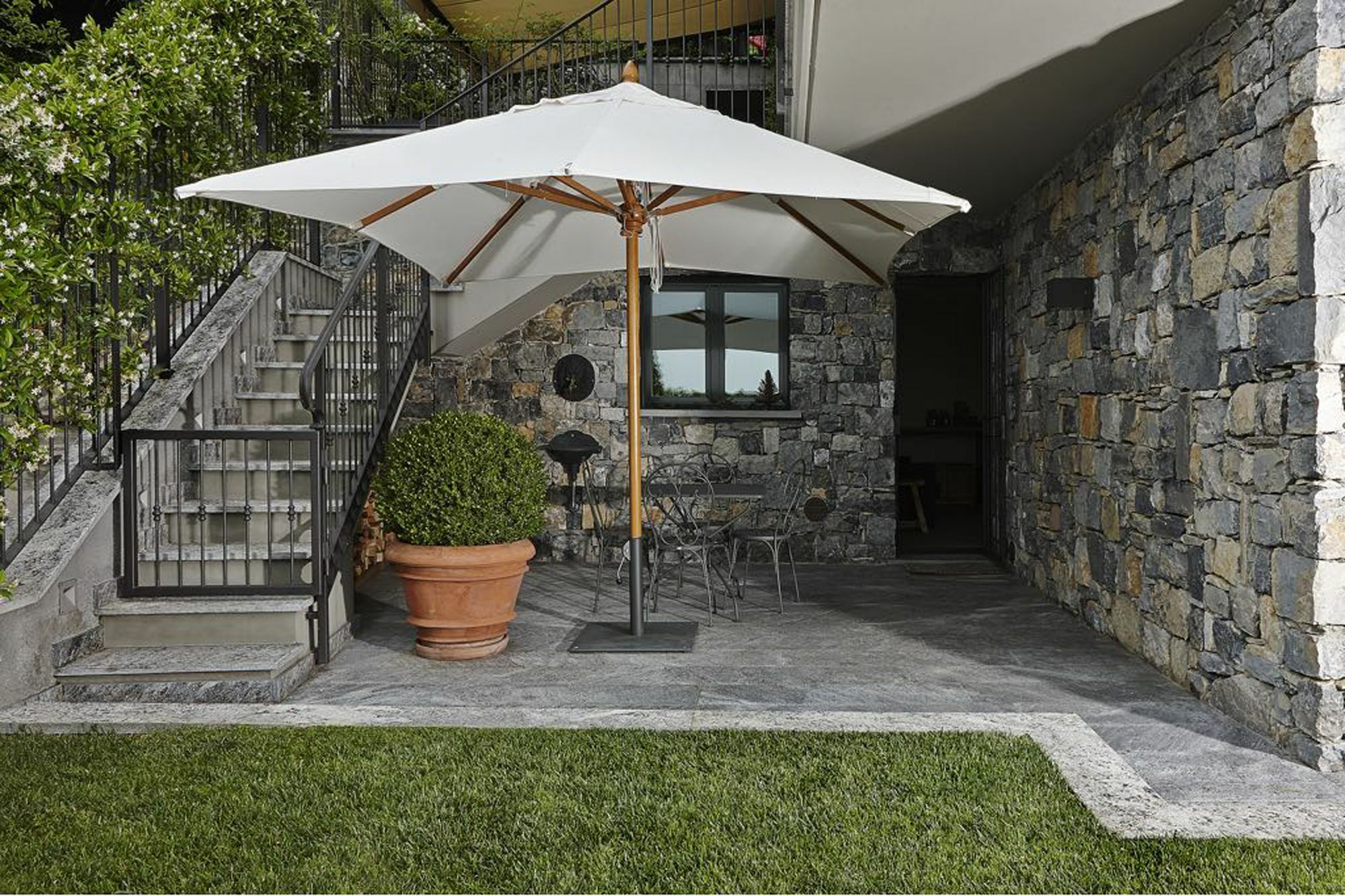 Suite & Pool-Como House-160 Mt-Private Indoor Swimming Pool, Heated All Year-Private Covered Parking-Private Garden And Terrace-Fully Equipped Kitchen Εξωτερικό φωτογραφία